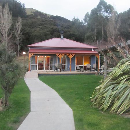 Koromiko Cottage At Lochsloy Farmstay Little River Exterior photo